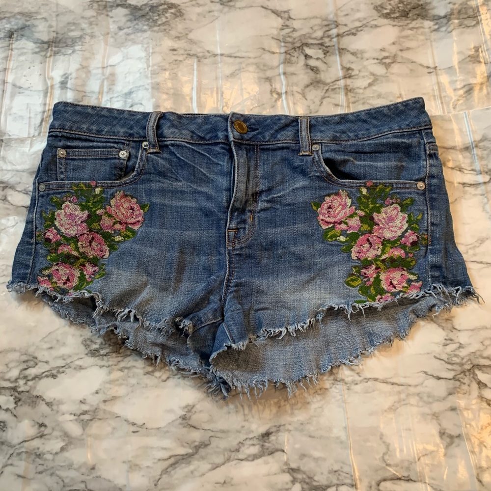 American Eagle floral rose embroidered jean shorts